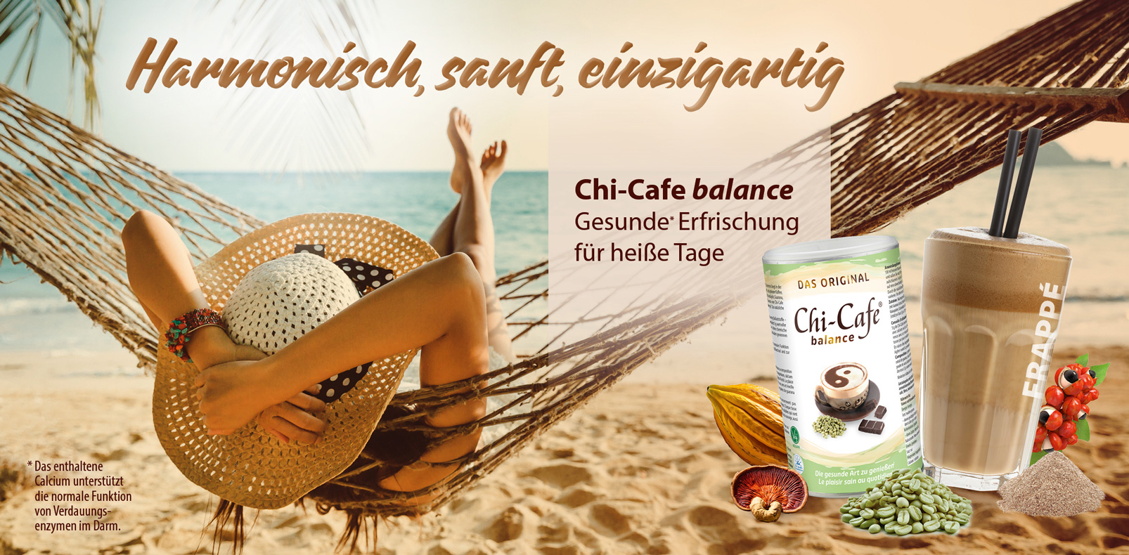 Chi-Cafe balance – Getränkepulver für gesunde Erfrischung an heißen Tagen, präsentiert in einer Dose am Strand mit einer Person, die entspannt in einer Hängematte liegt.